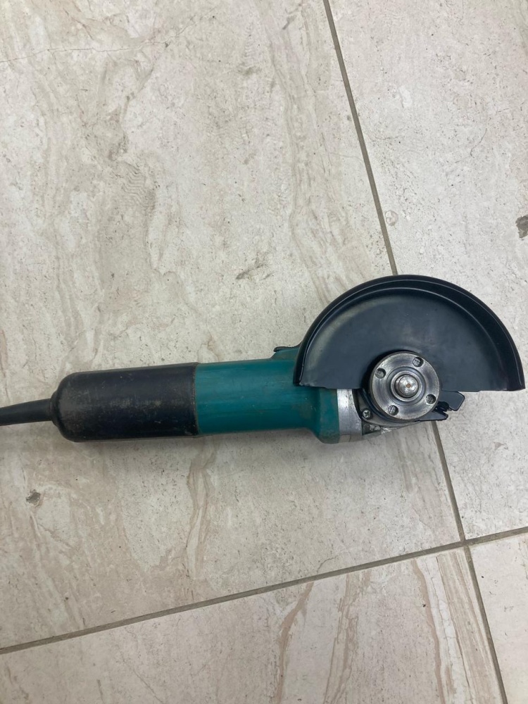 УШМ (Болгарка) makita 9558 hn