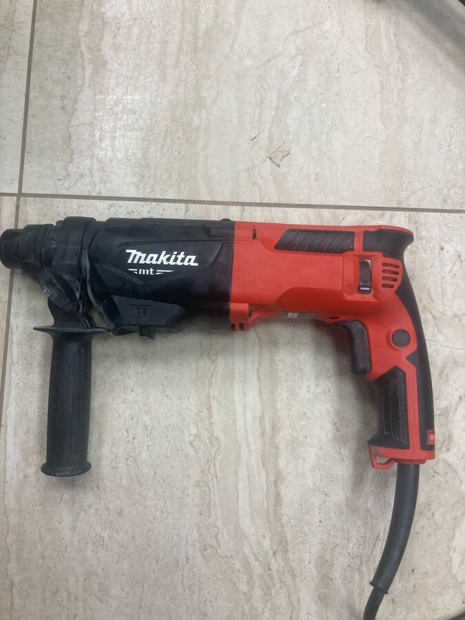 Перфоратор MAKITA M8701