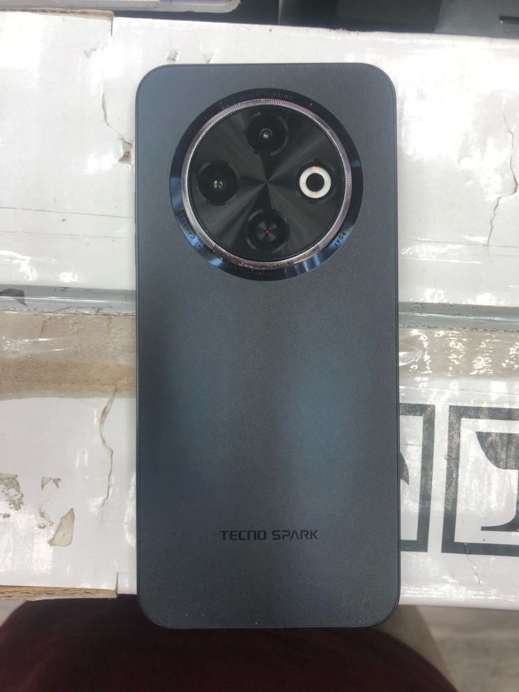 Мобильный телефон Tecno spark 30c 8/256